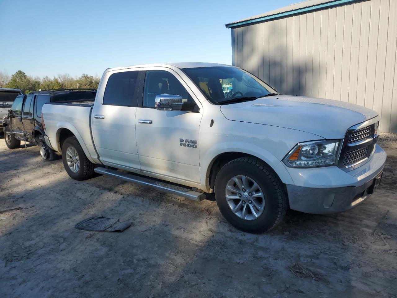 2016 RAM 1500 - Image 4
