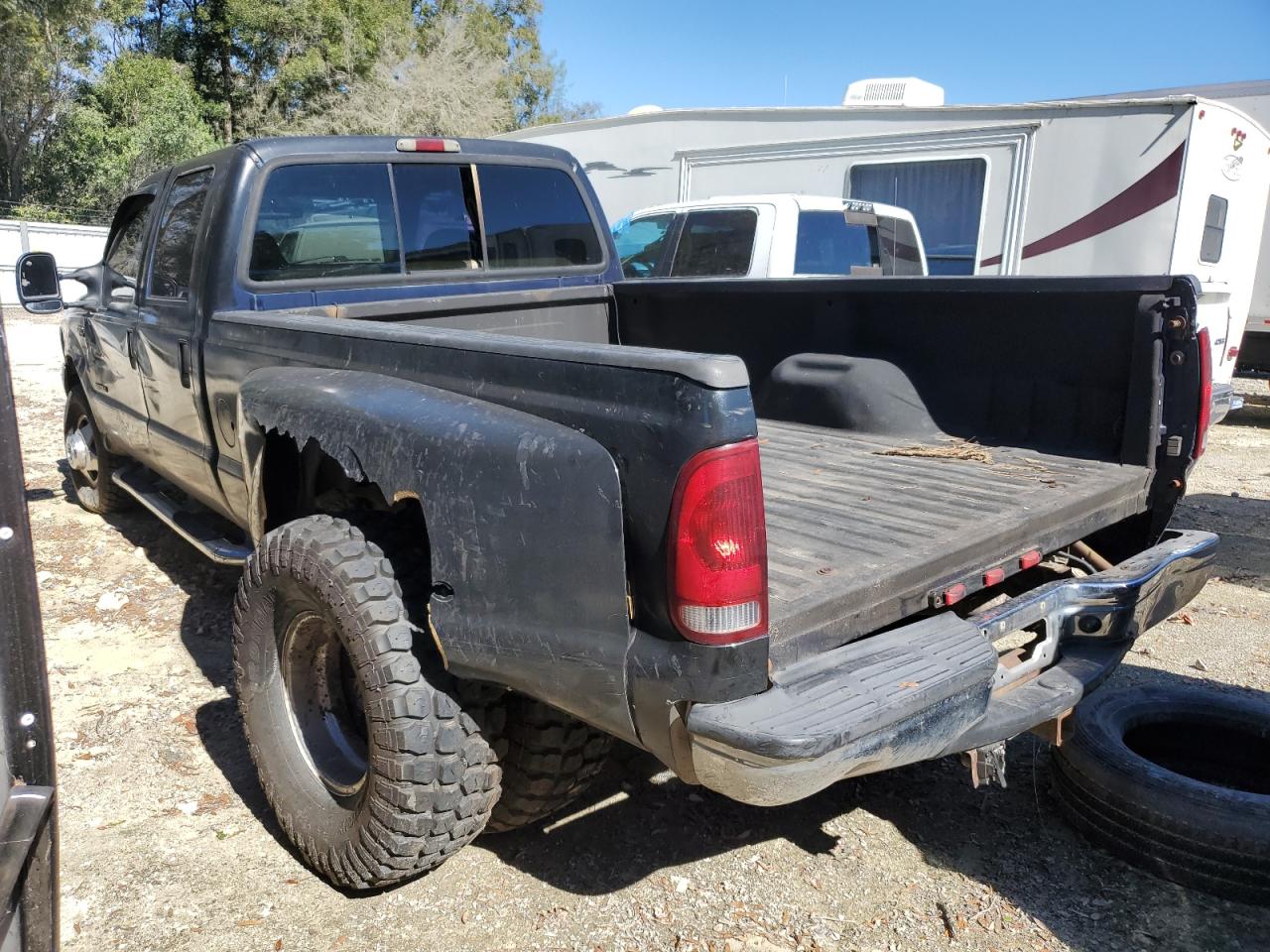 2002 Ford F350 - Image 2