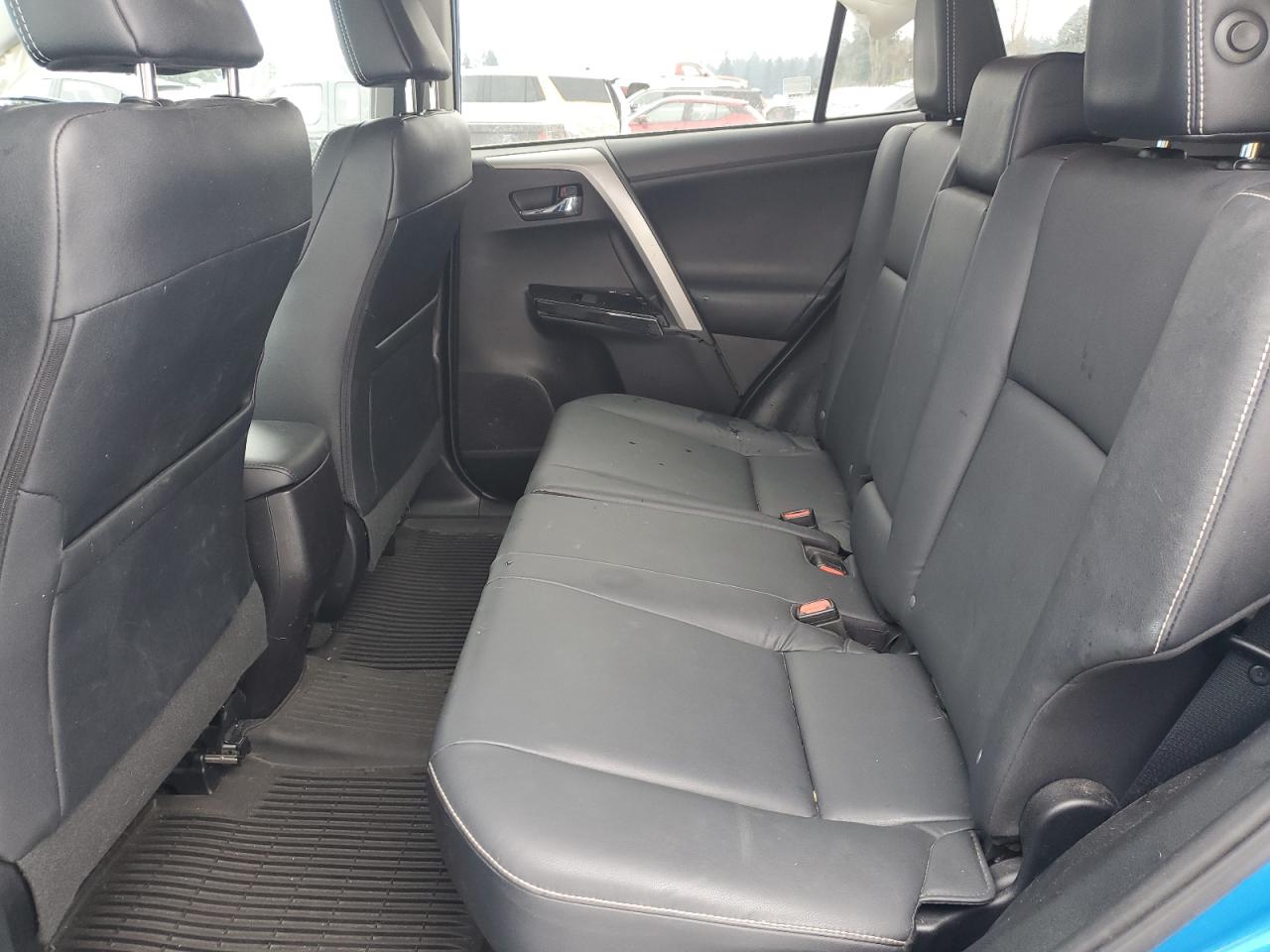 2017 Toyota RAV 4 - Image 11