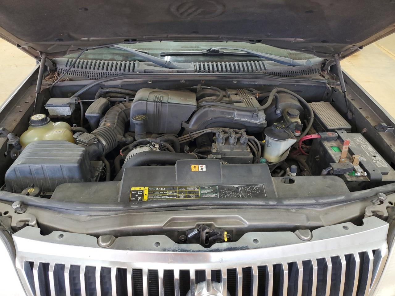 2002 Mercury Mountaineer - Image 13