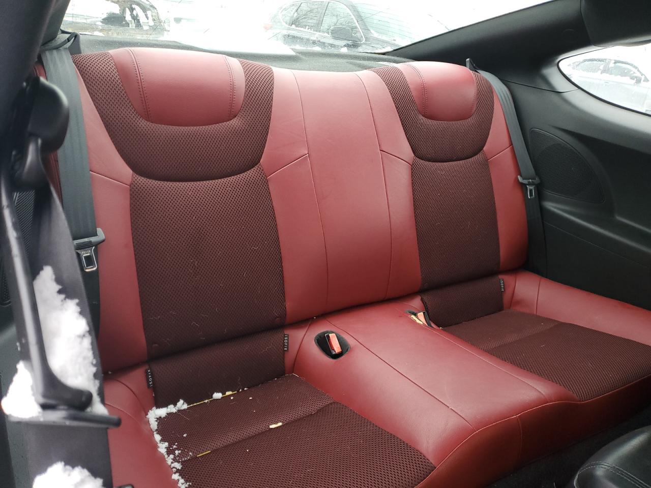 2013 Hyundai Genesis - Image 10