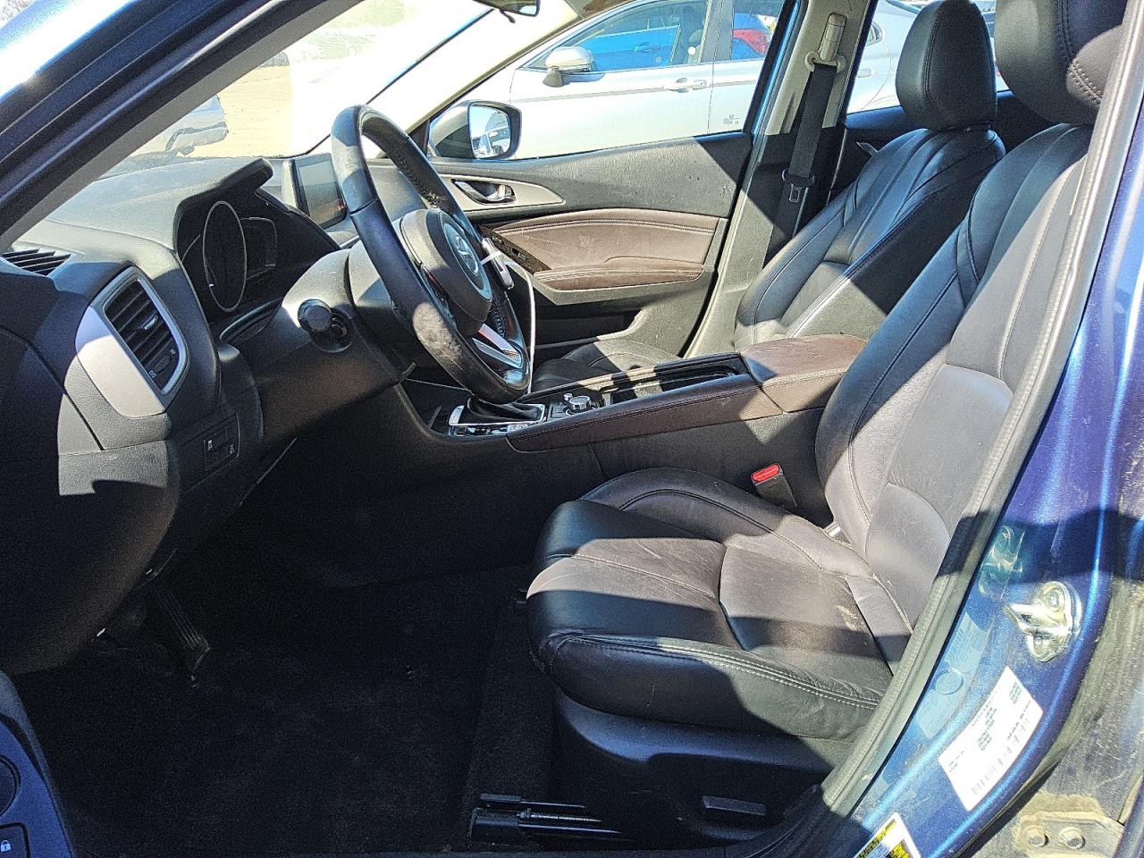 2018 Mazda 3 Touring VIN: 3MZBN1V39JM243174 Lot: 88895755