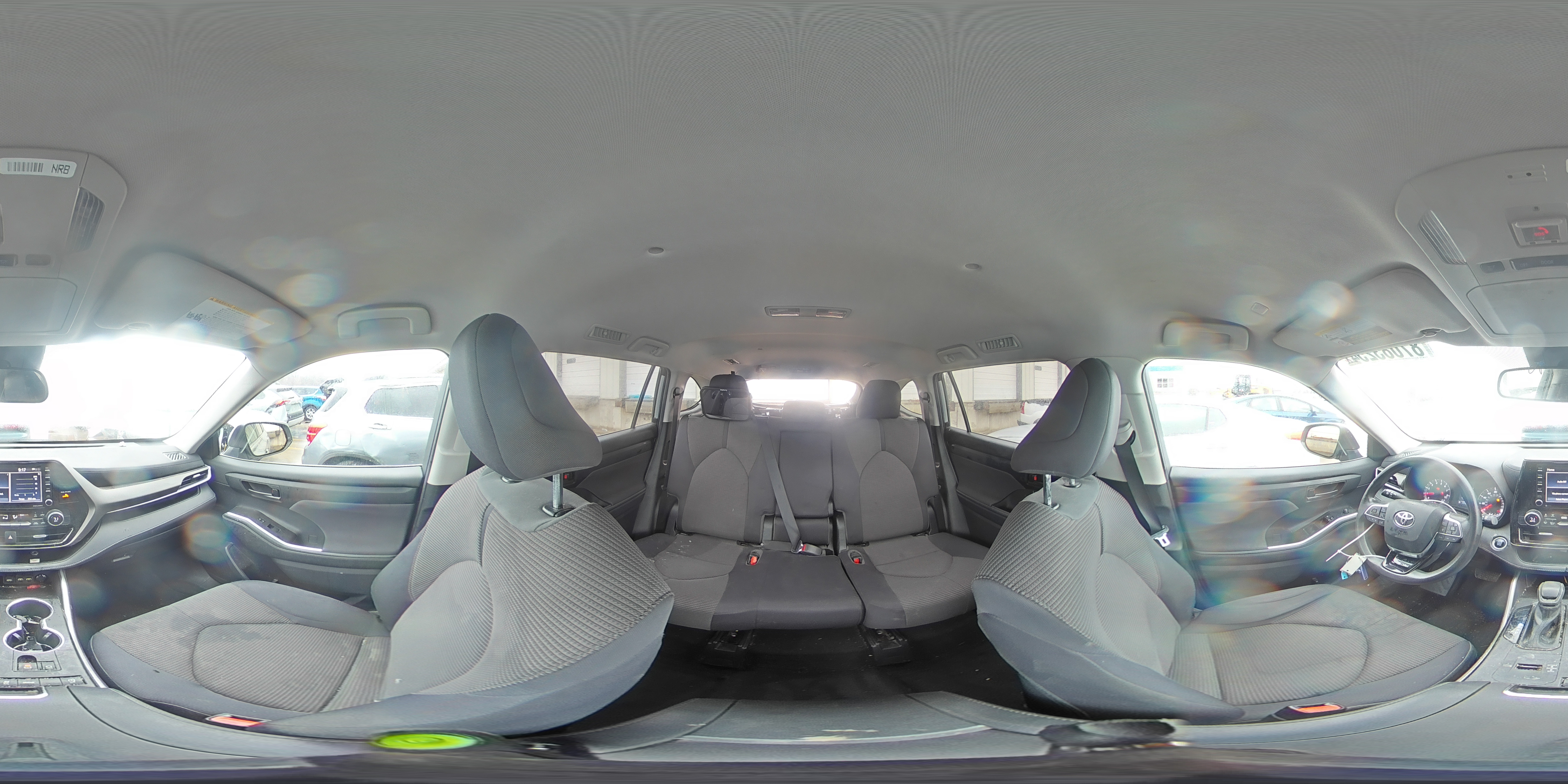 2021 Toyota Highlander - Image 14