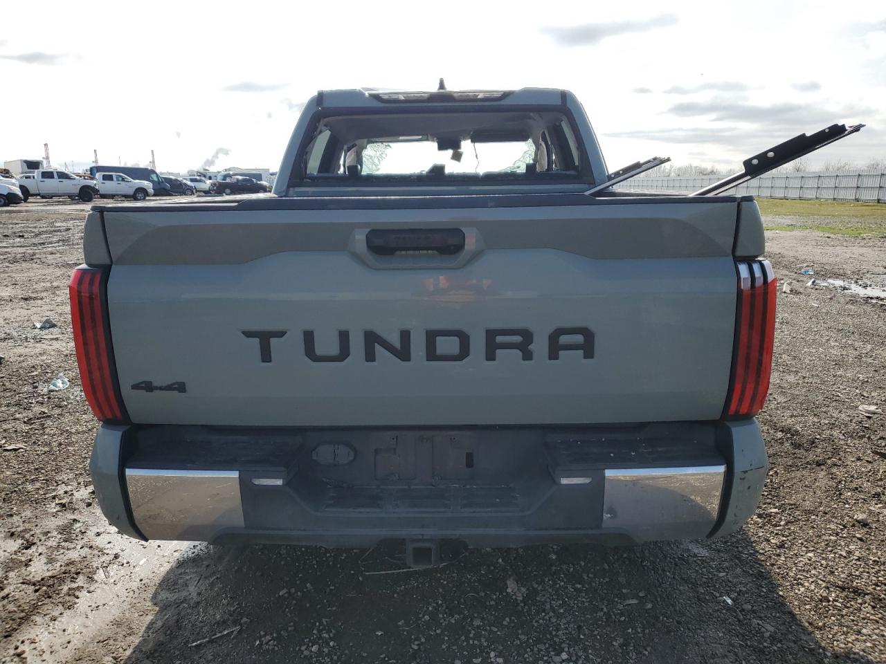 2022 Toyota Tundra - Image 6