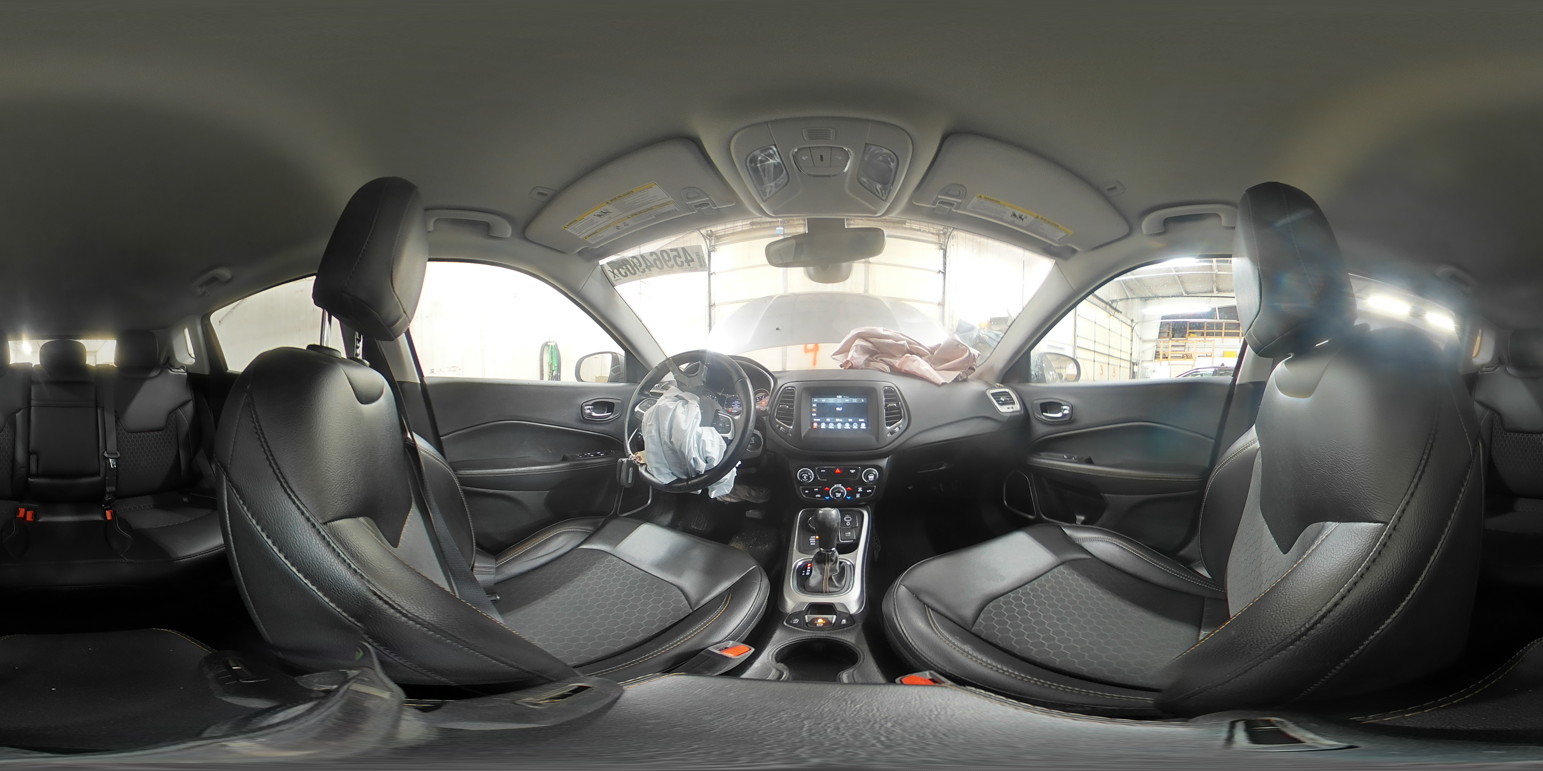 2019 Jeep Compass - Image 13