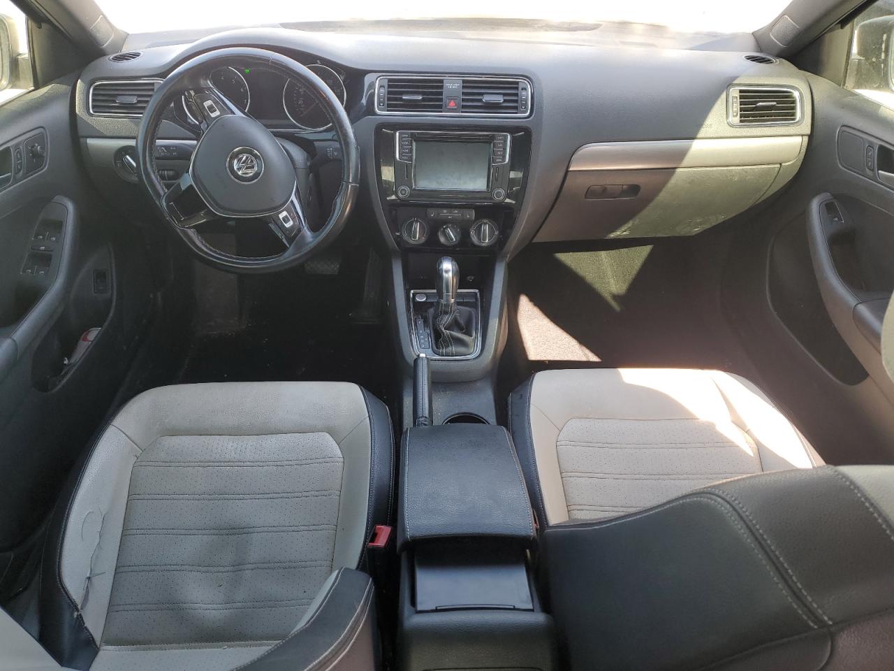2016 Volkswagen Jetta - Image 8