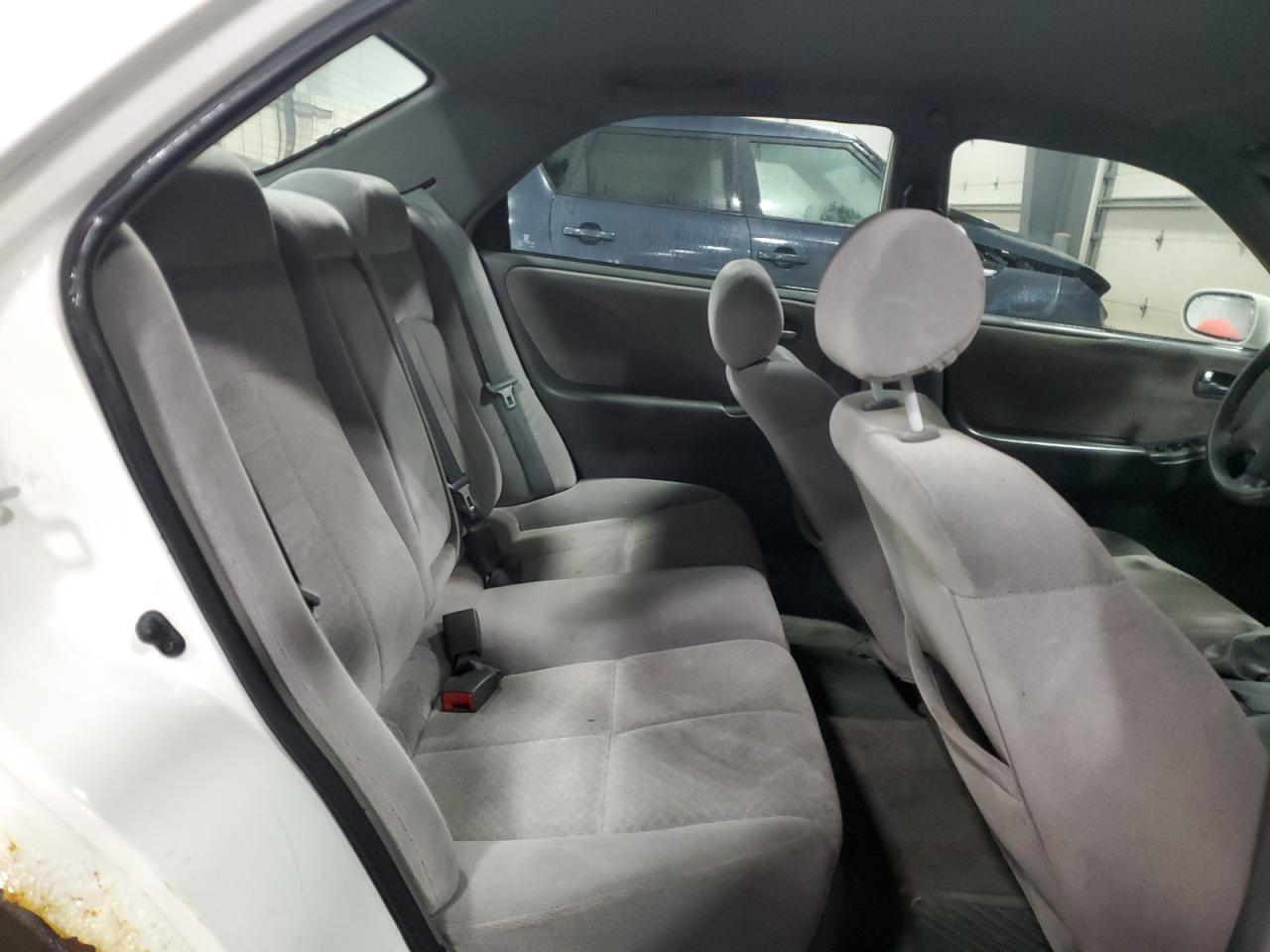 2001 Mazda 626 - Image 10