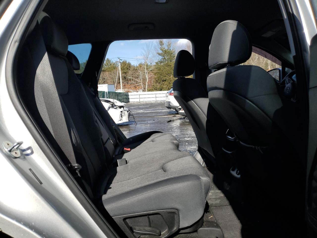 2019 Hyundai Santa Fe - Image 11