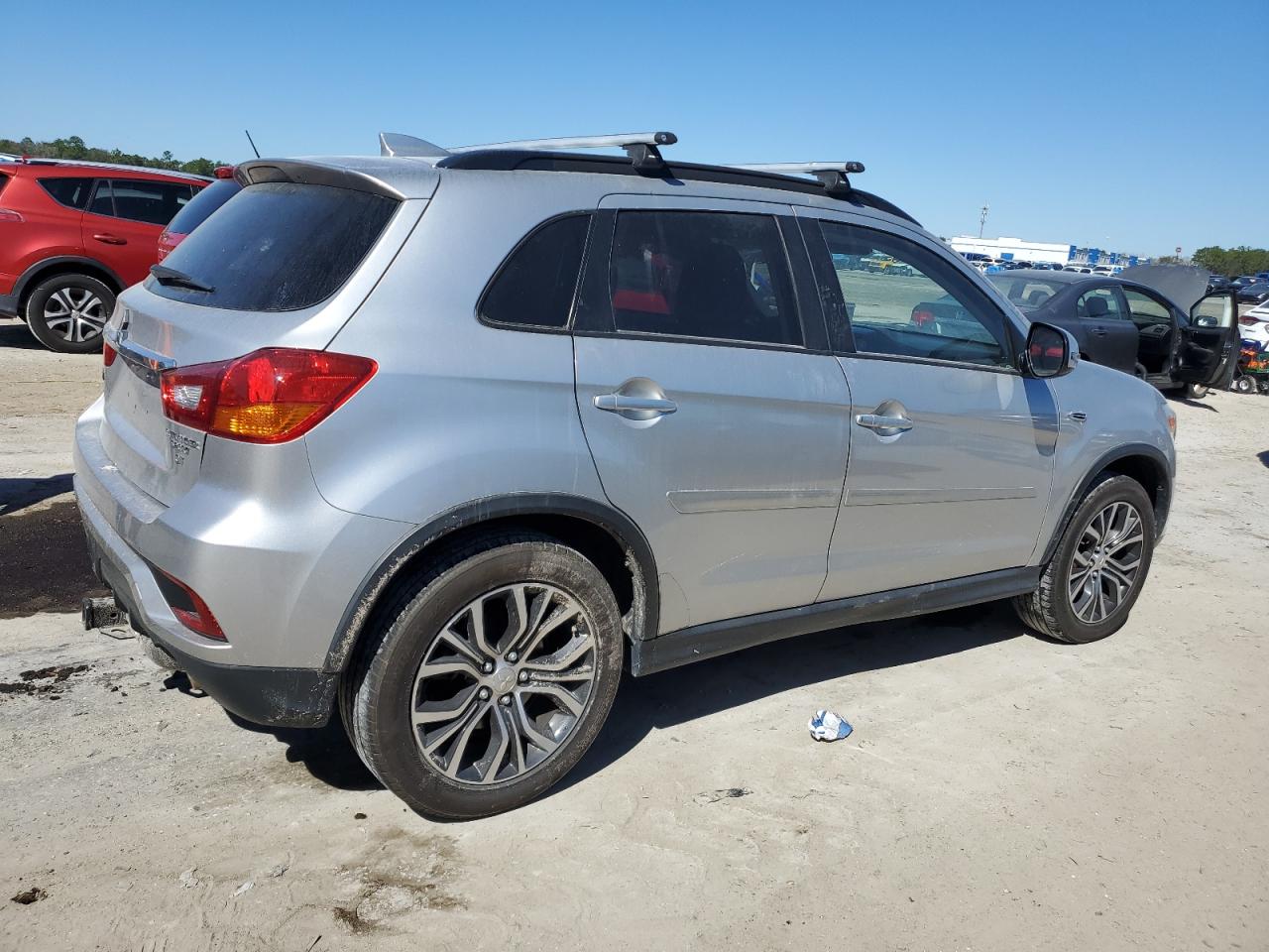 2019 Mitsubishi Outlander - Image 3