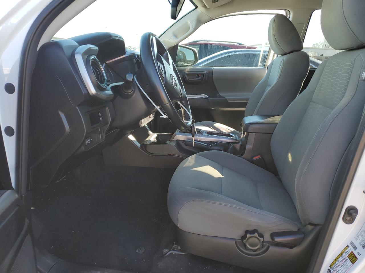 2016 Toyota Tacoma - Image 7