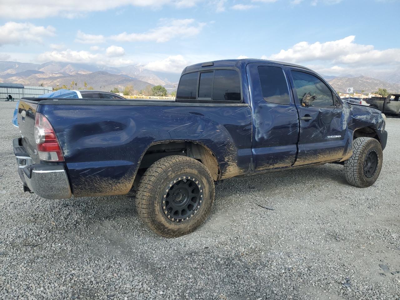 2013 Toyota Tacoma - Image 3