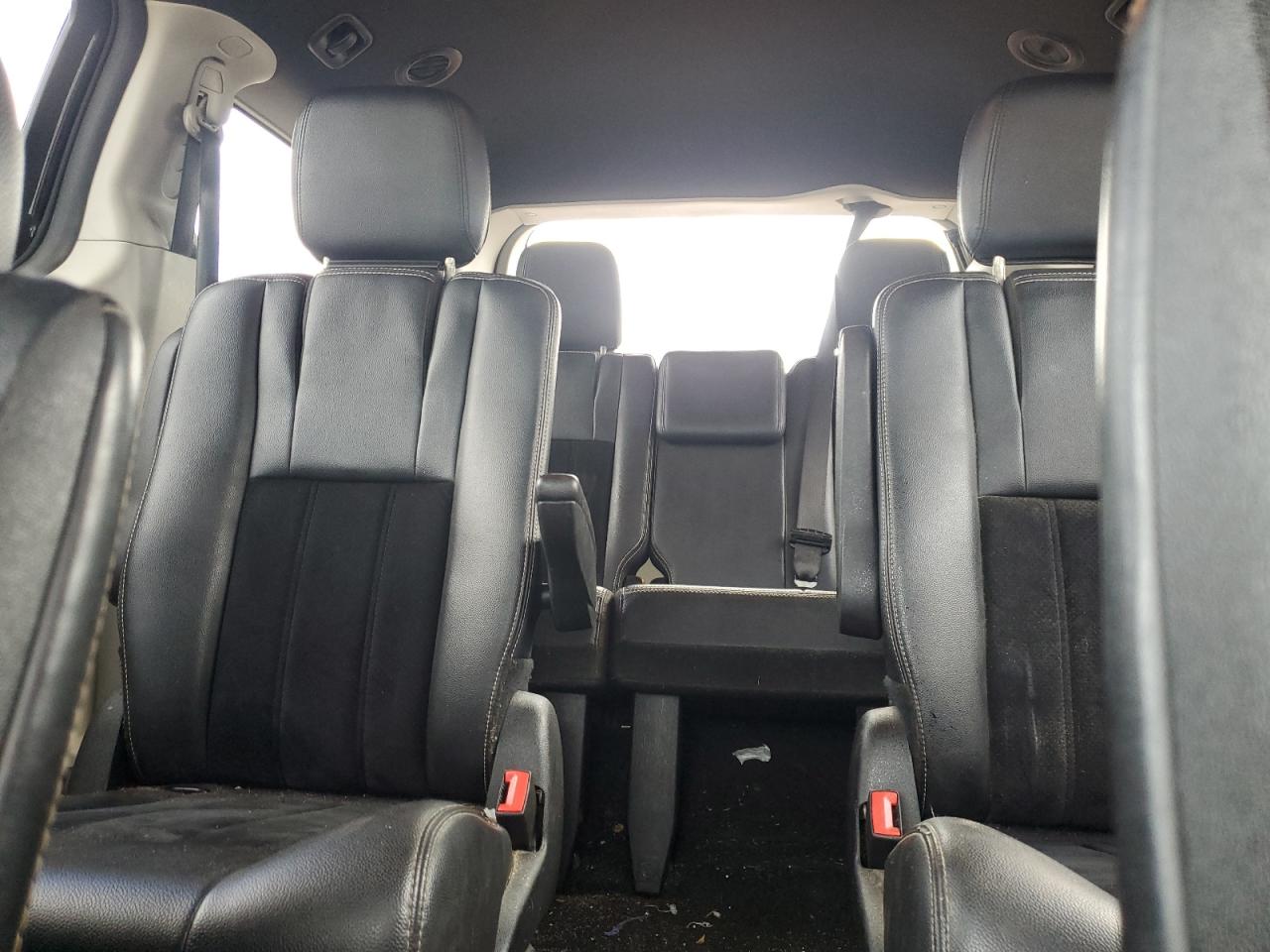 2018 Dodge Caravan - Image 10