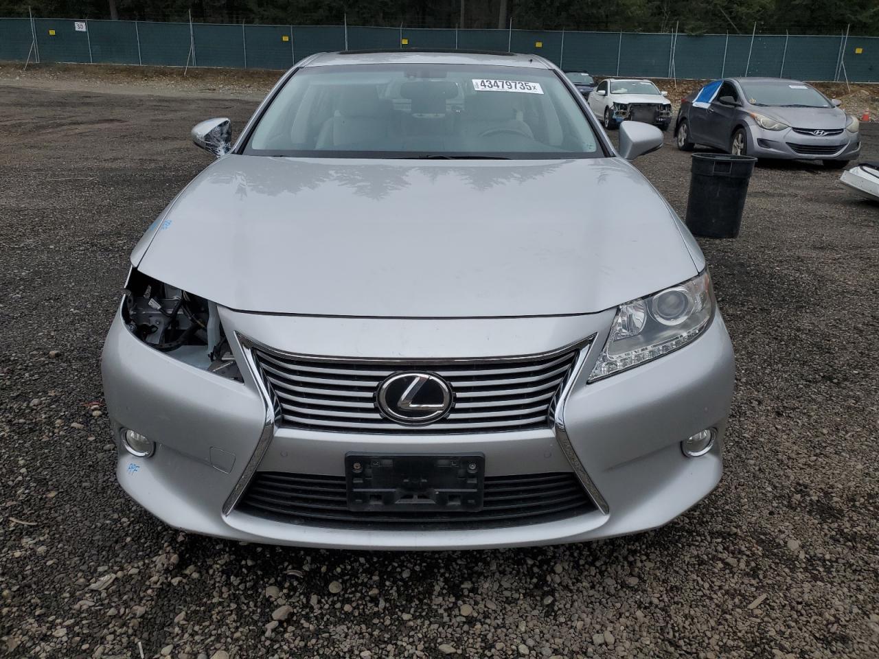 2013 Lexus ES - Image 5