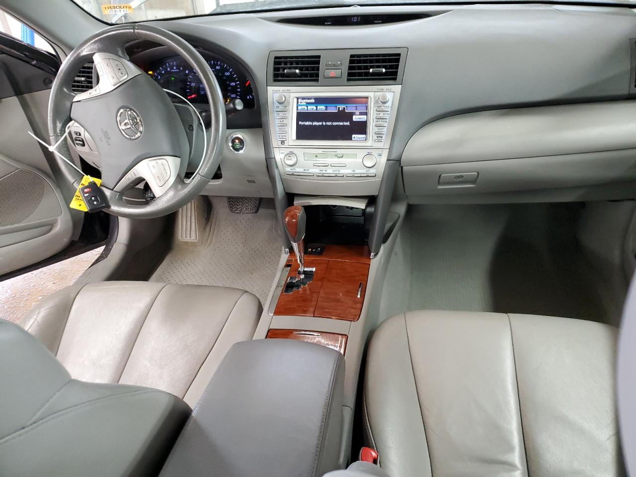 2011 Toyota Camry - Image 8