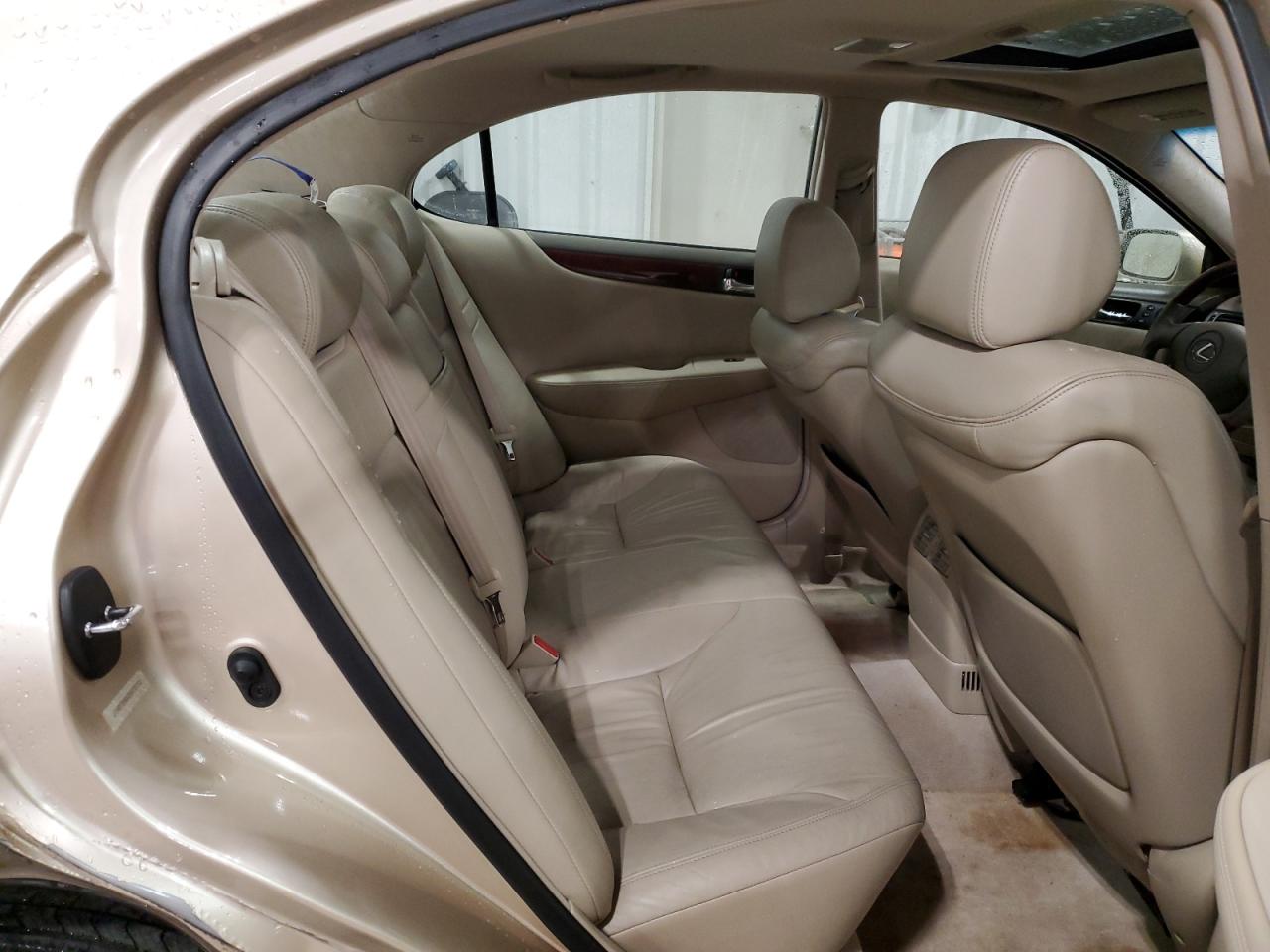 2002 Lexus ES - Image 10
