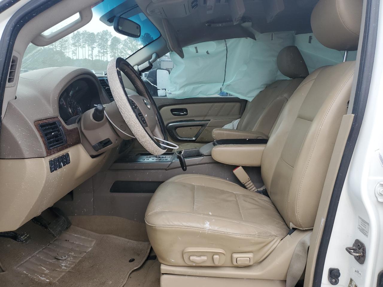 2015 Nissan Armada - Image 7