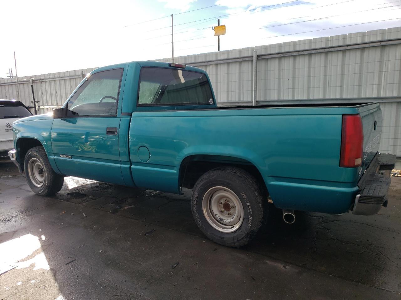 1995 Chevrolet GMT-400 - Image 2