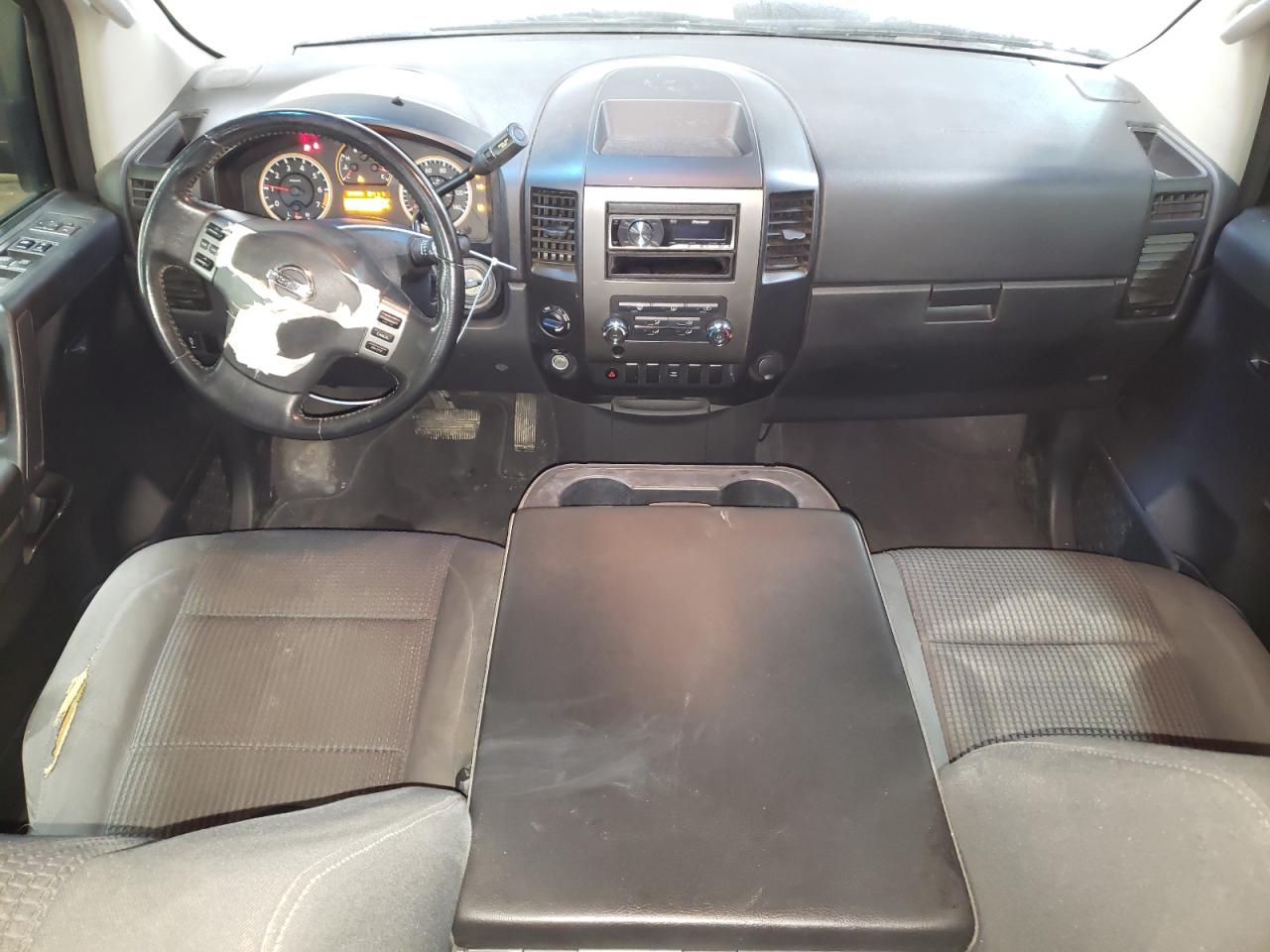 2009 Nissan Titan - Image 8
