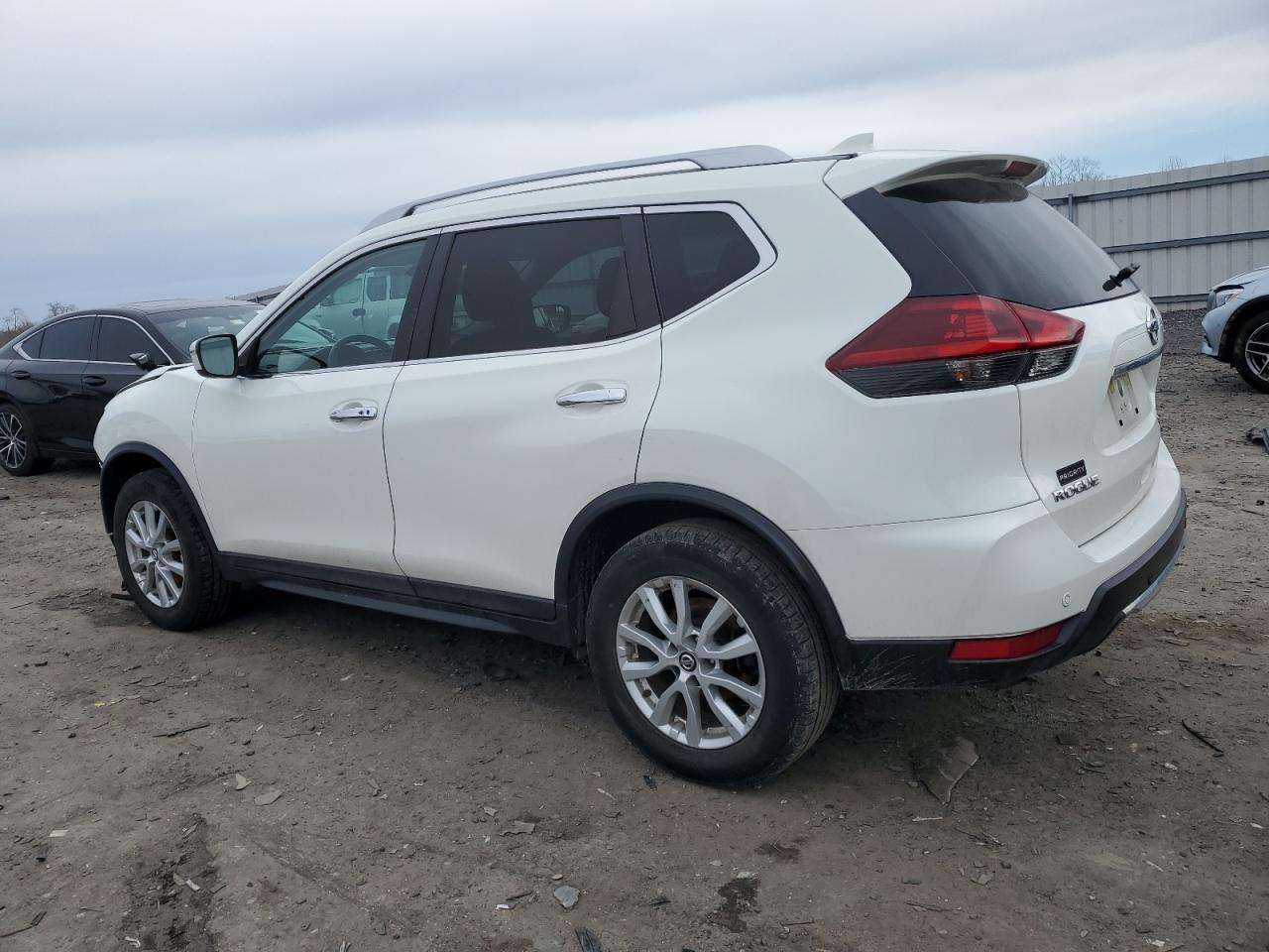 2020 Nissan Rogue - Image 2