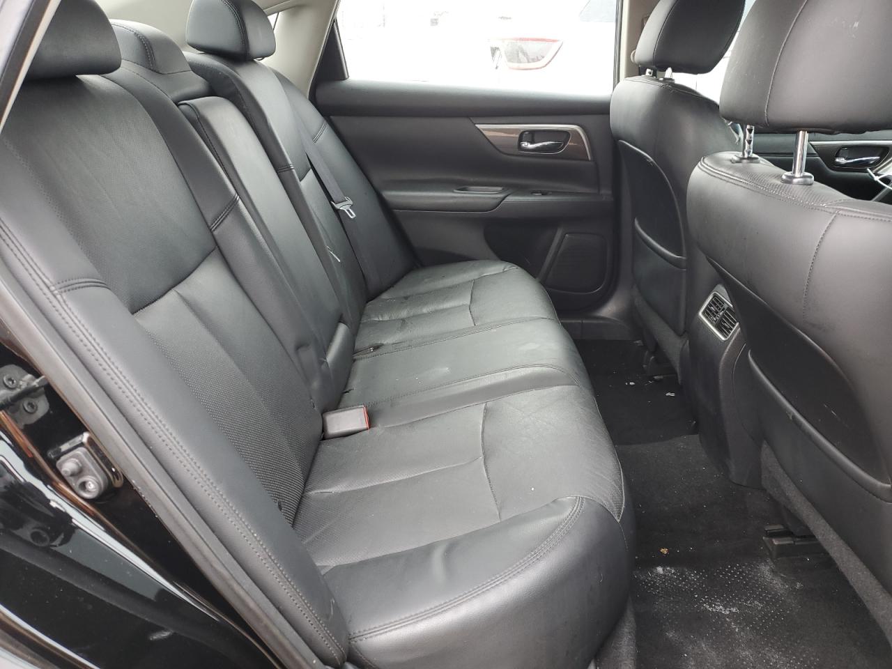 2015 Nissan Altima - Image 10