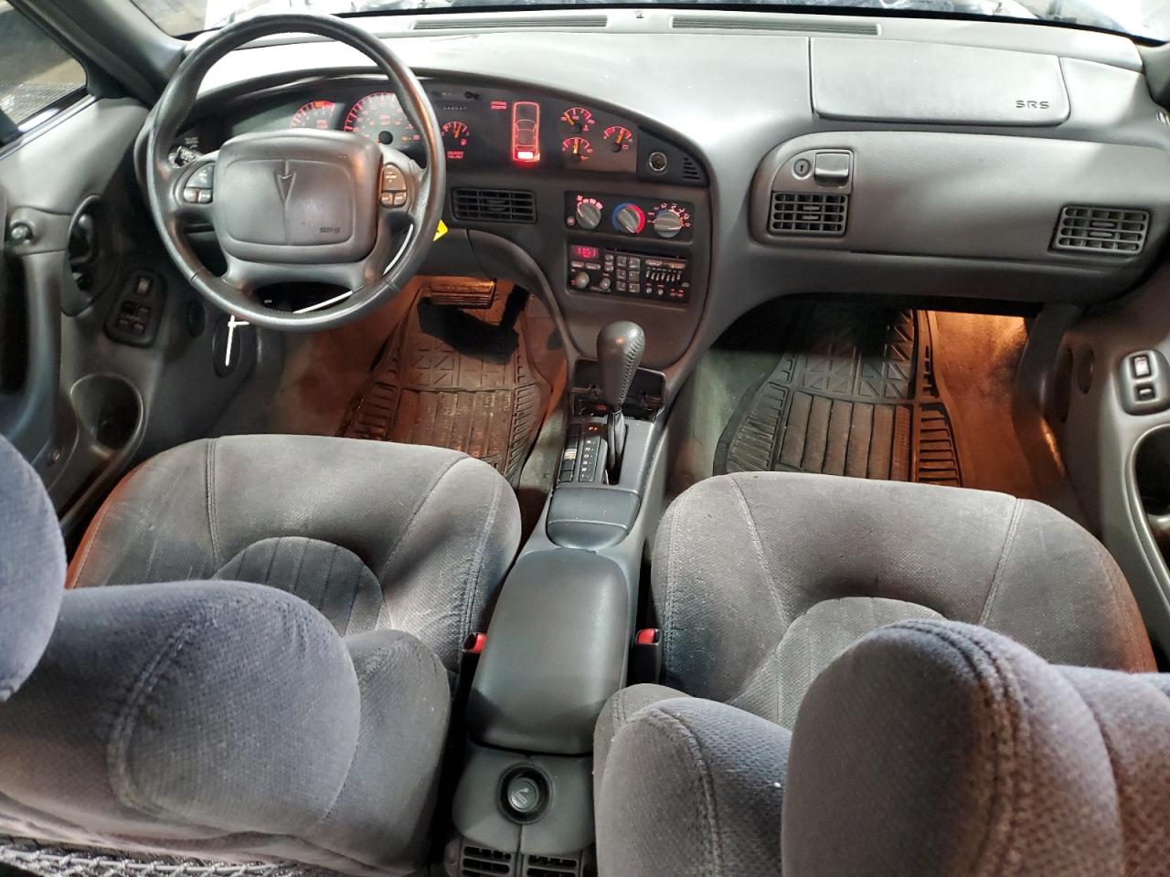 1998 Pontiac Bonneville - Image 8
