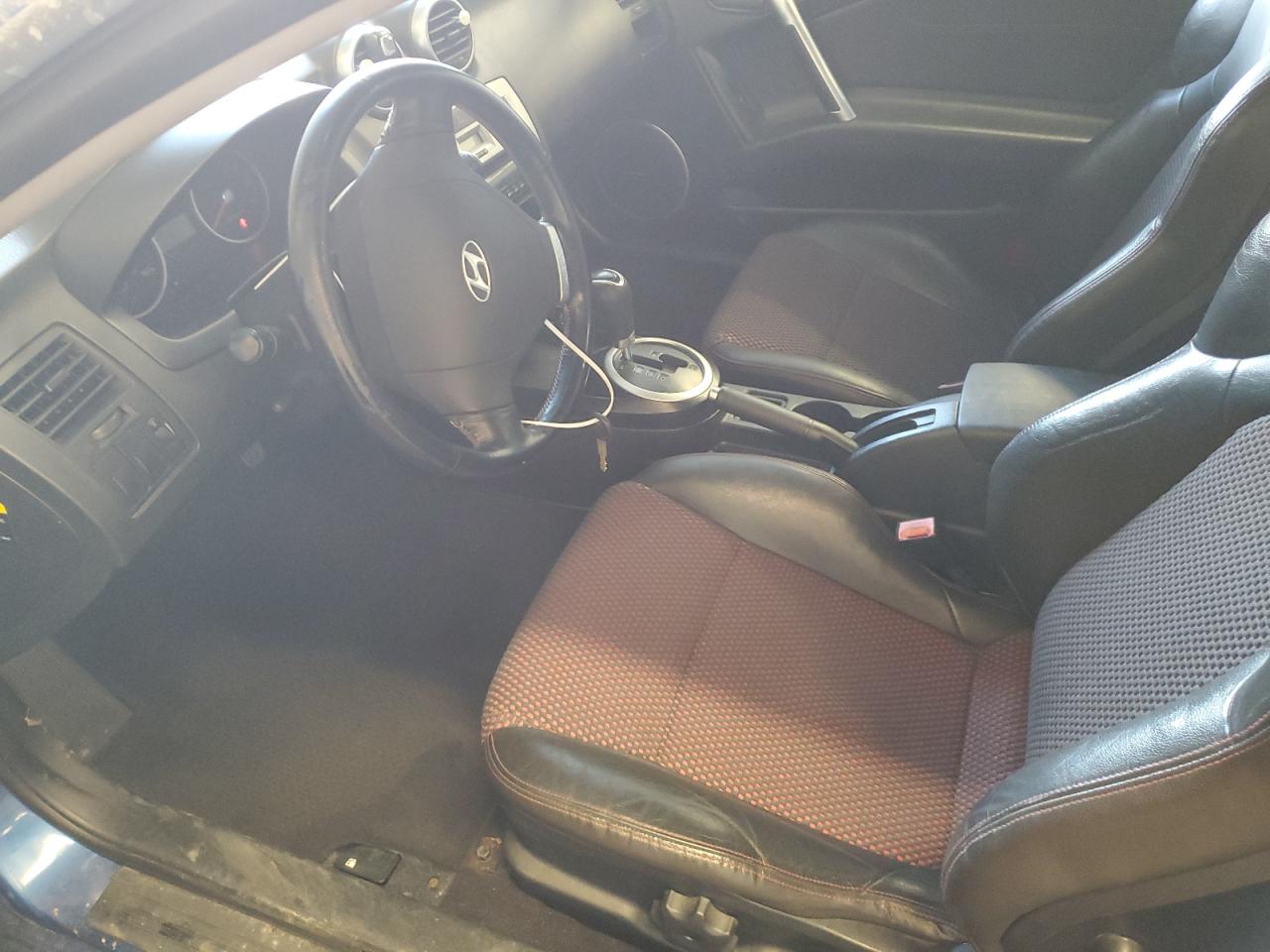 2005 Hyundai Tiburon - Image 7