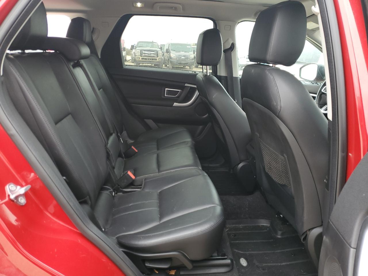 2017 Land Rover Discovery - Image 10