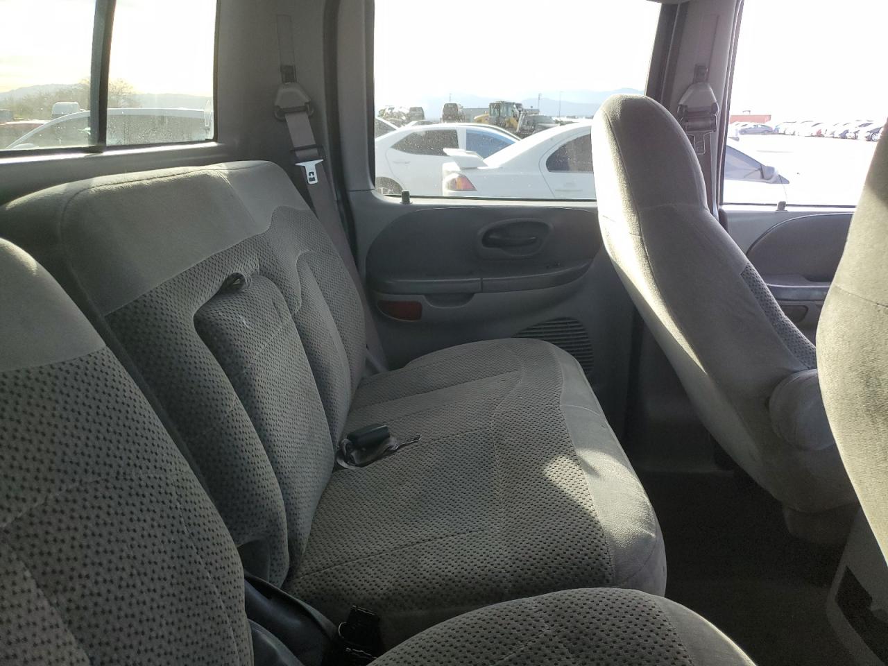 2001 Ford F-150 - Image 10