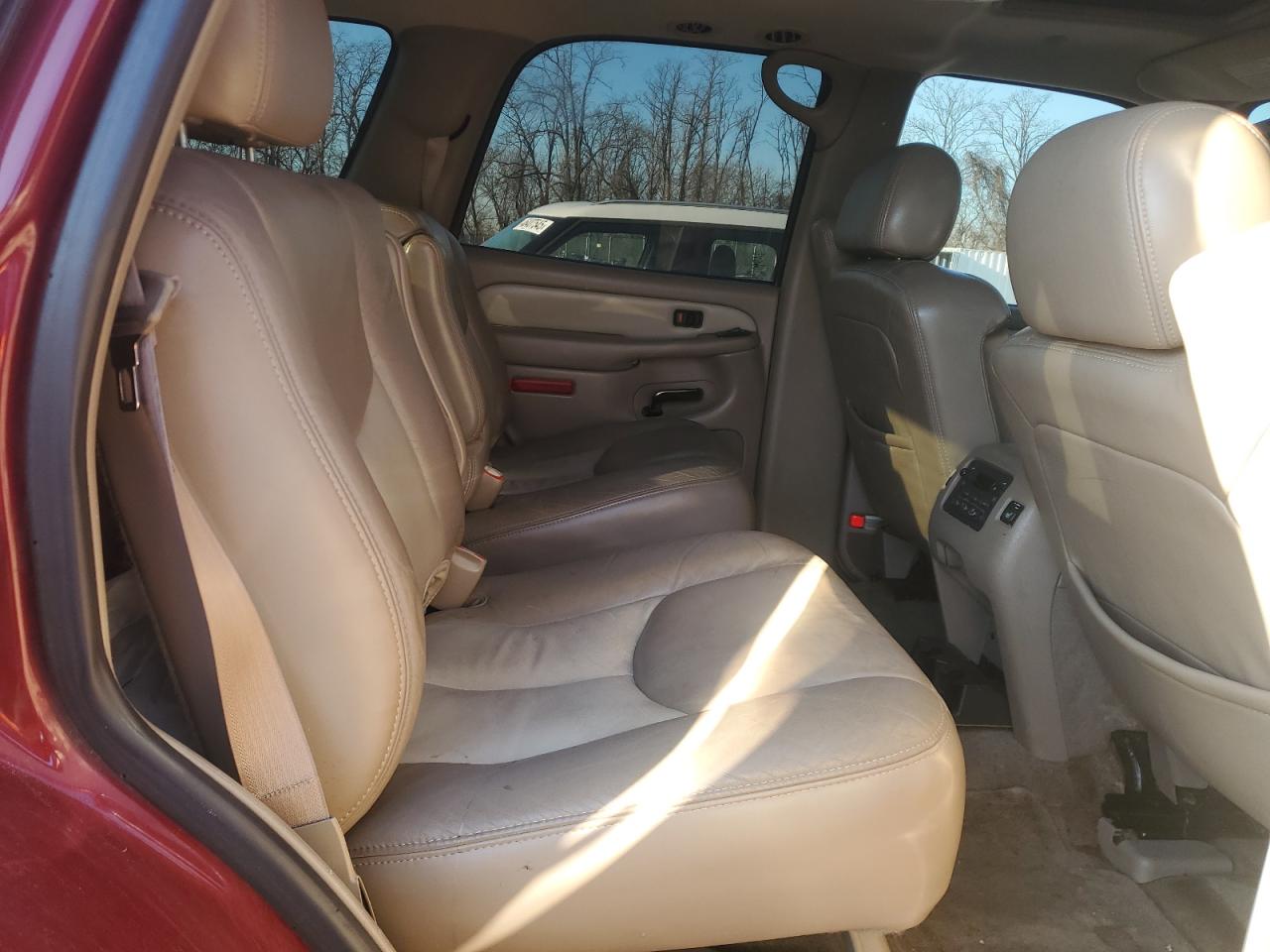 2004 GMC Yukon - Image 11