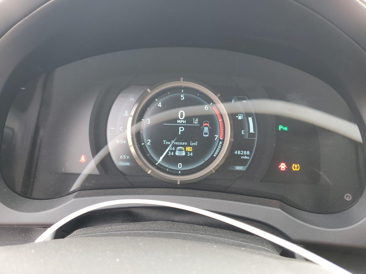 2018 Lexus IS - Image 9