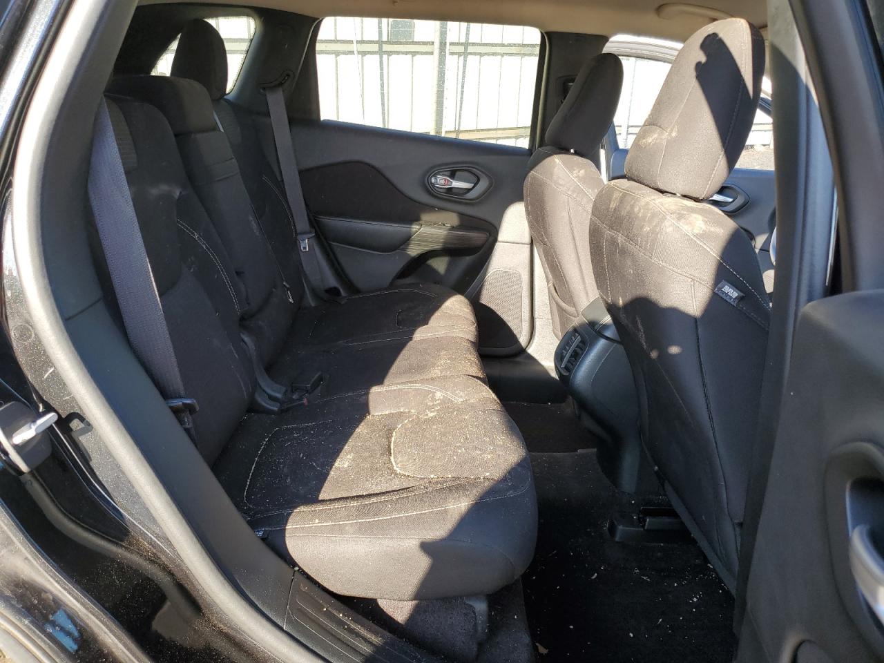 2016 Jeep Grand Cherokee - Image 11