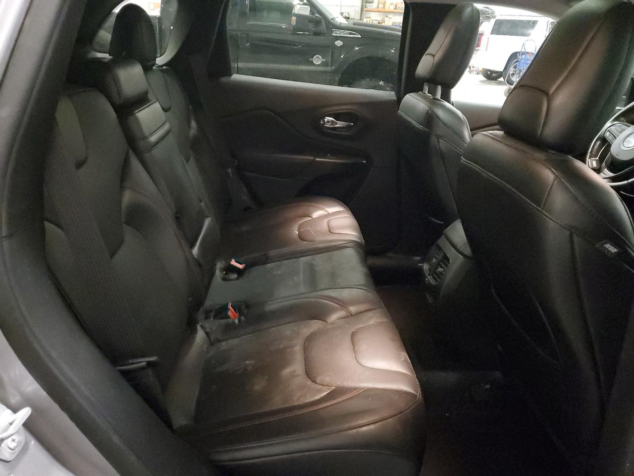 2019 Jeep Cherokee - Image 11