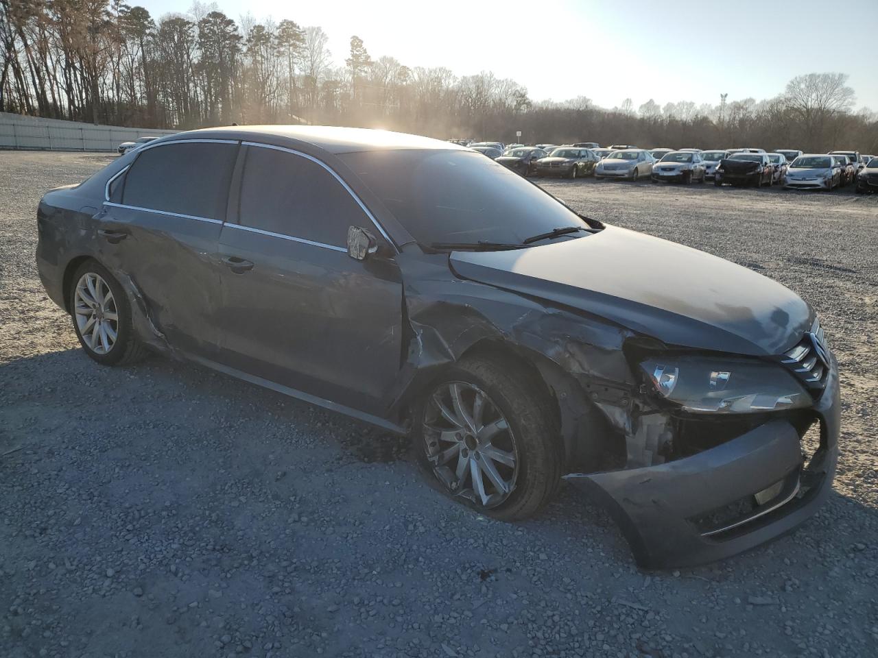 2015 Volkswagen Passat - Image 4