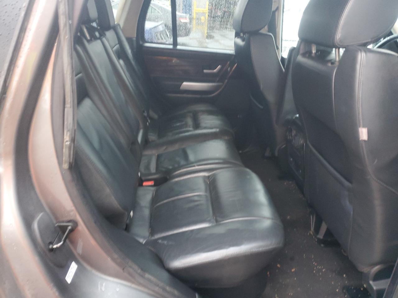 2009 Land Rover Range Rover - Image 11