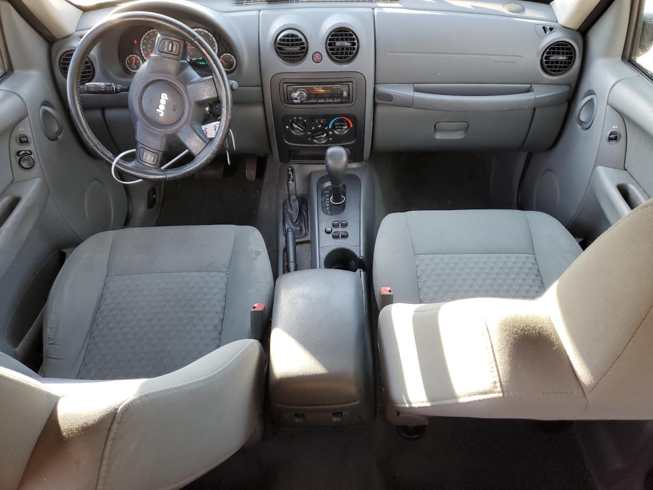 2007 Jeep Liberty (North America) - Image 8