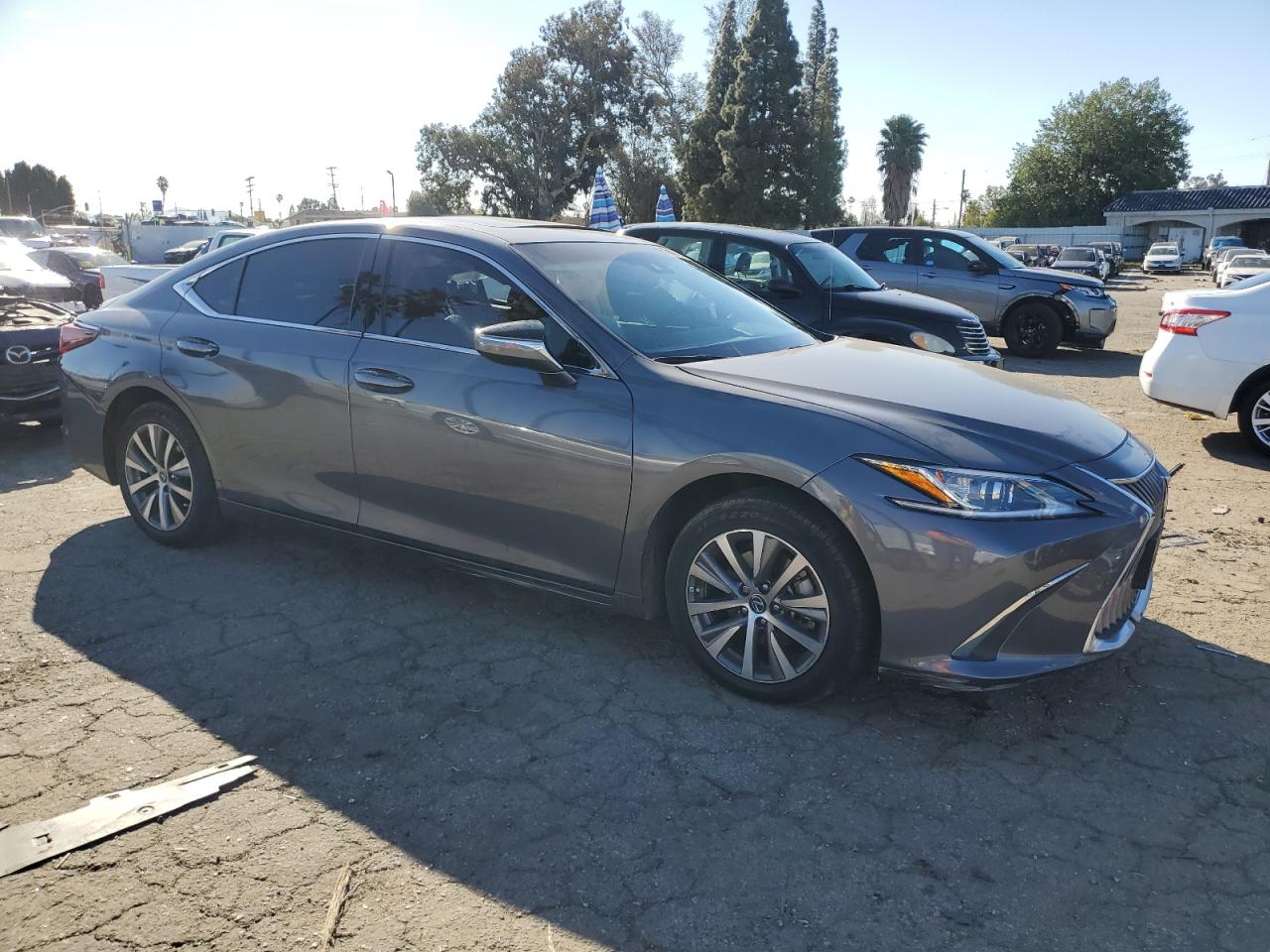 2021 Lexus ES - Image 4