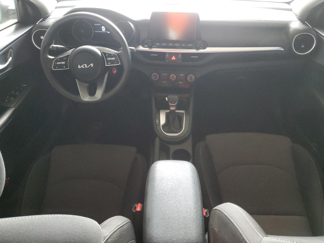 2022 Kia Forte - Image 8