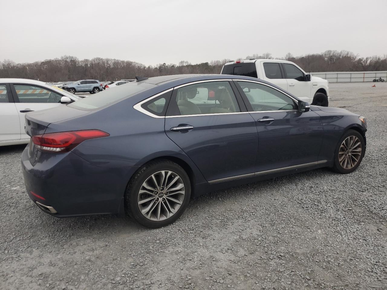 2015 Hyundai Genesis - Image 3