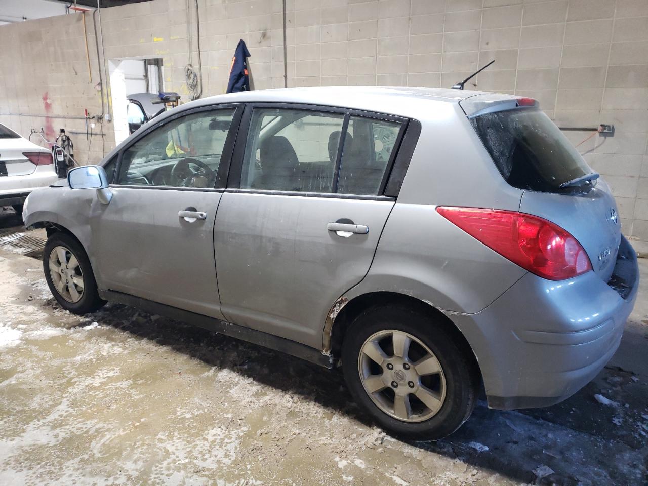 2012 Nissan Versa - Image 2