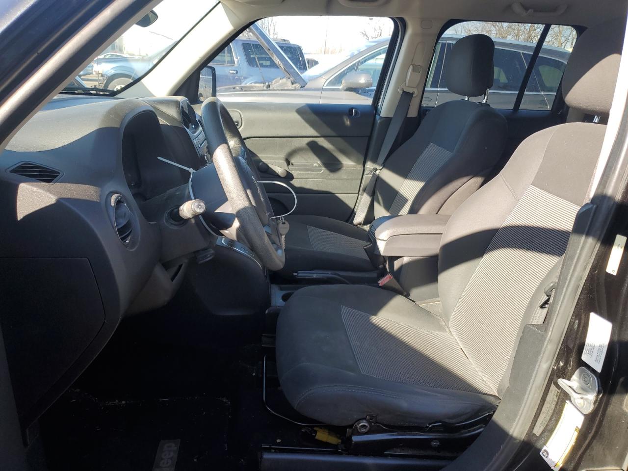 2011 Jeep Liberty (Patriot) - Image 7