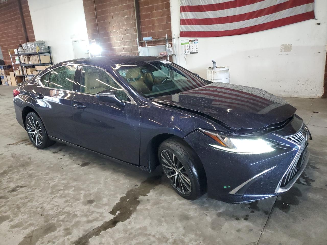 2023 Lexus ES - Image 4