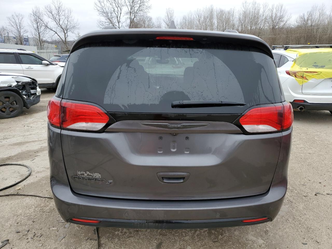 2018 Chrysler Pacifica - Image 6