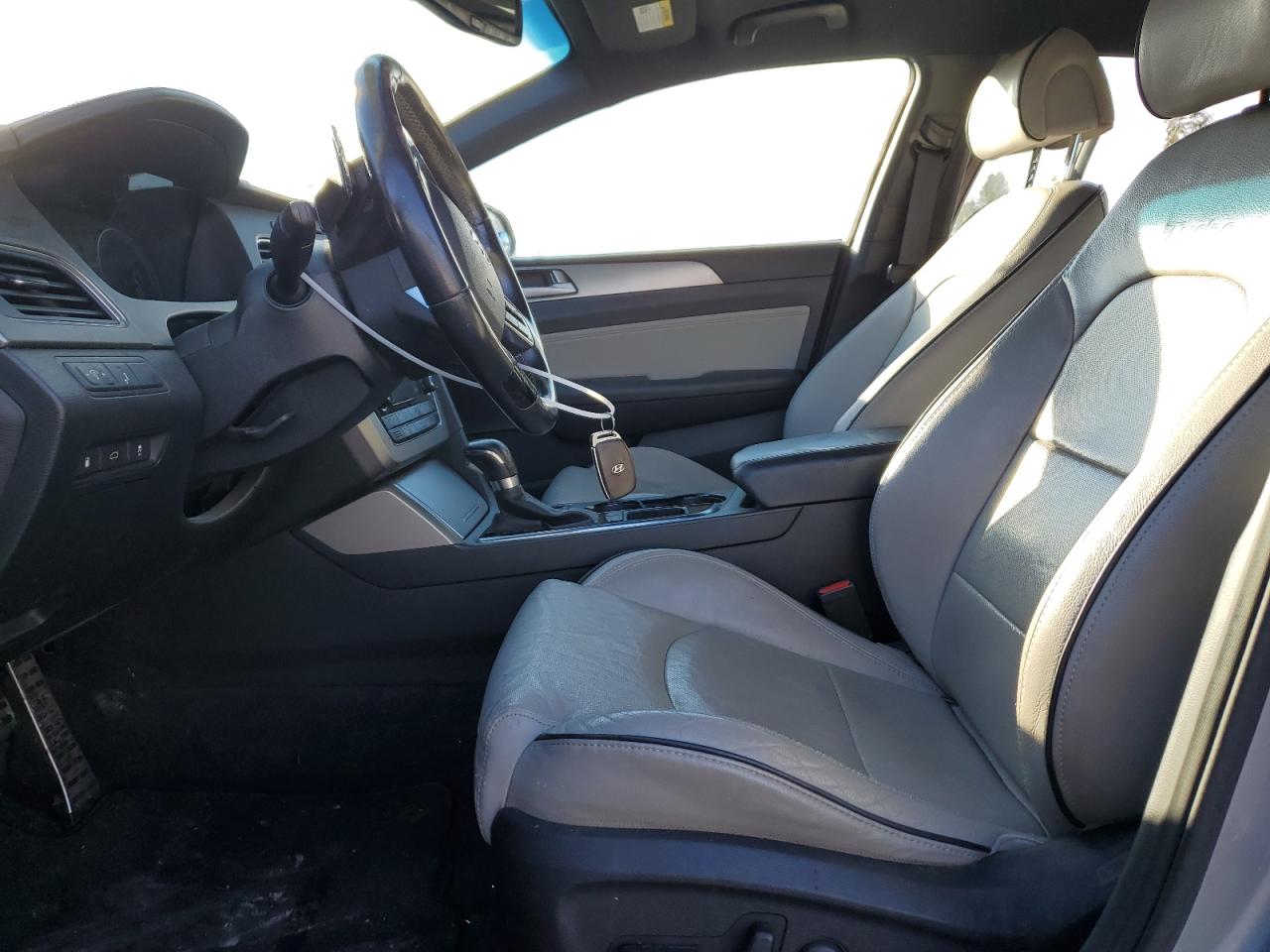 2015 Hyundai Sonata - Image 7