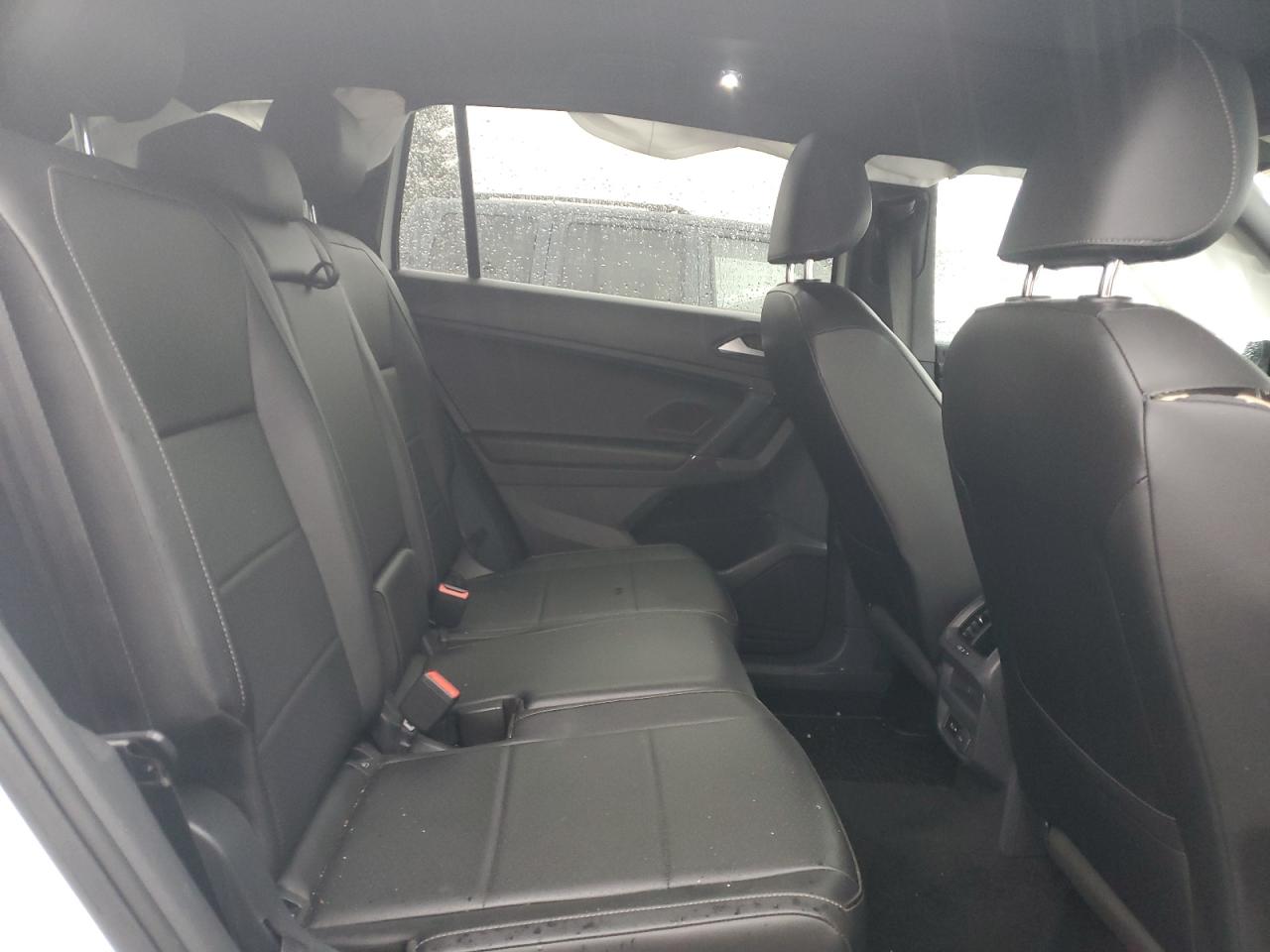 2020 Volkswagen Tiguan - Image 12