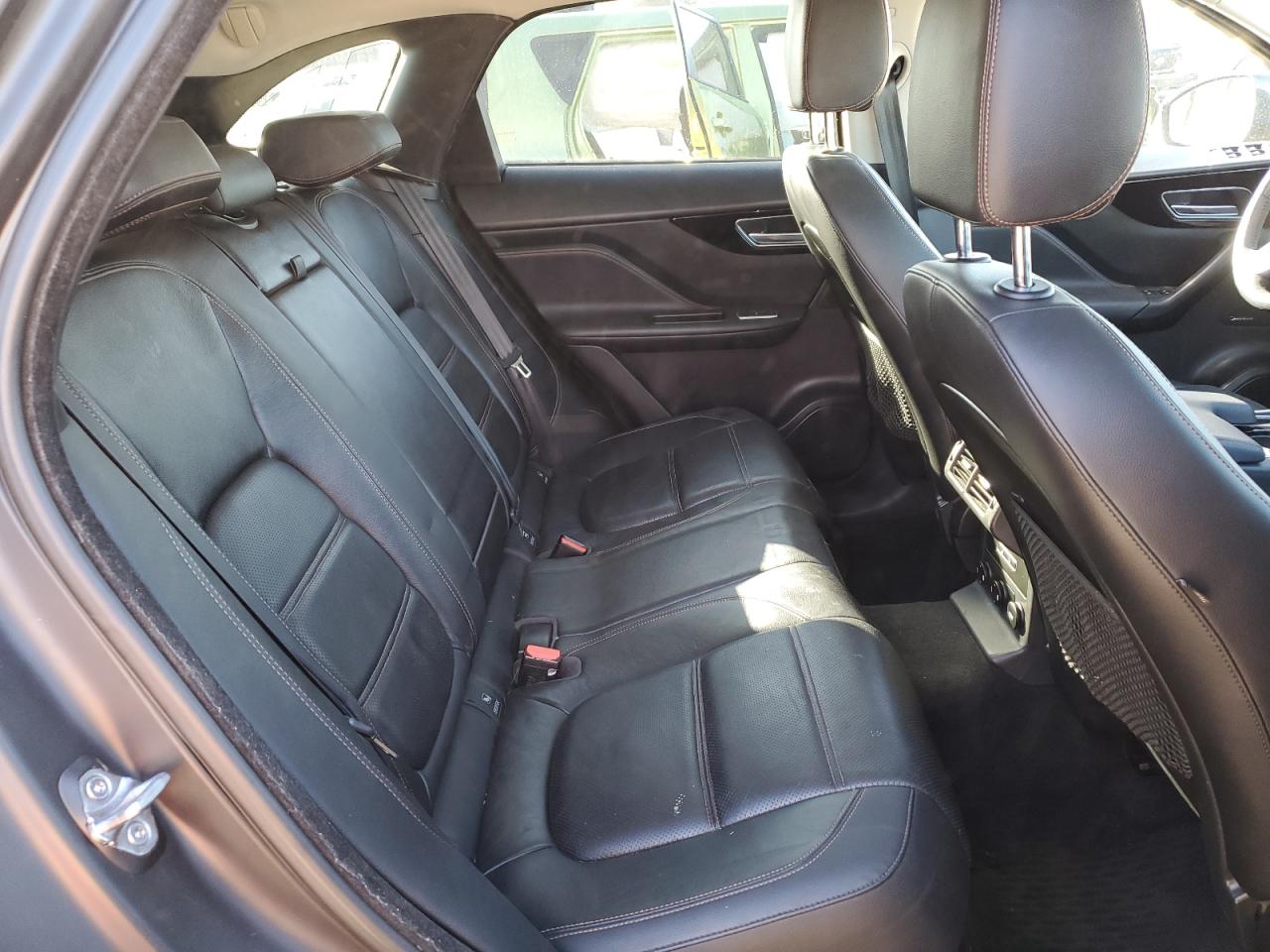 2017 Jaguar F-Pace - Image 12