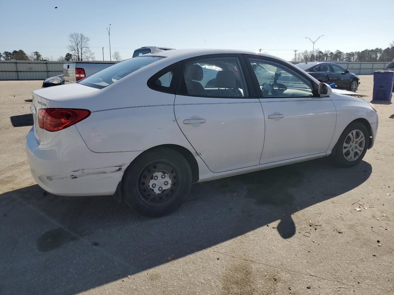 2010 Hyundai Elantra - Image 3