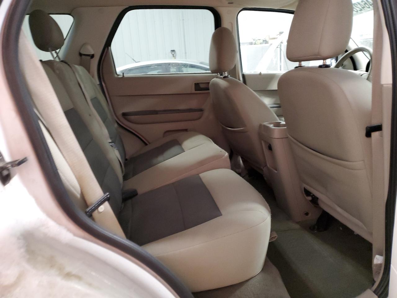 2008 Ford Escape - Image 12