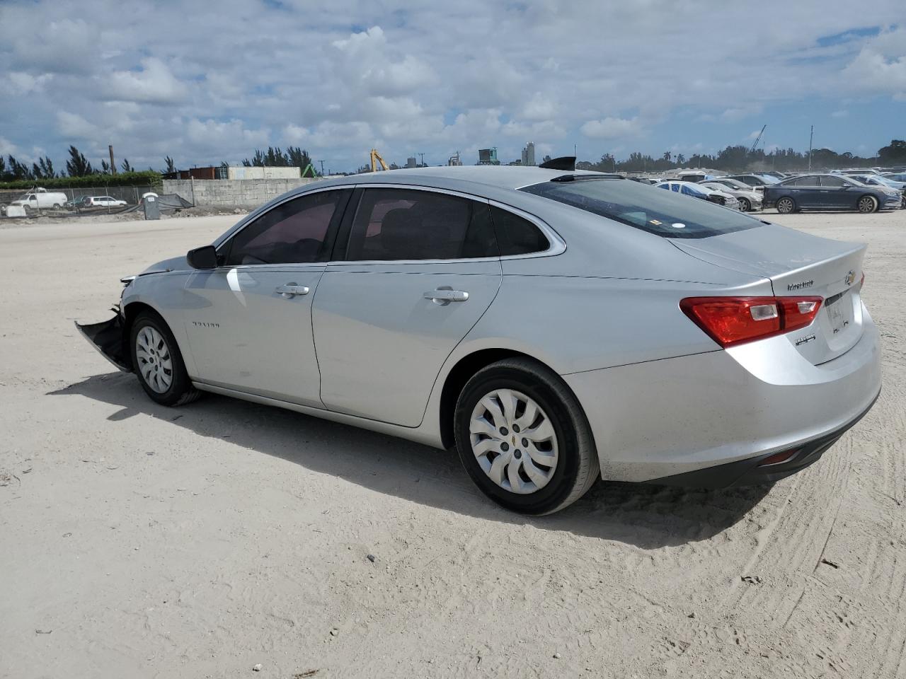 2016 Chevrolet Malibu - Image 2