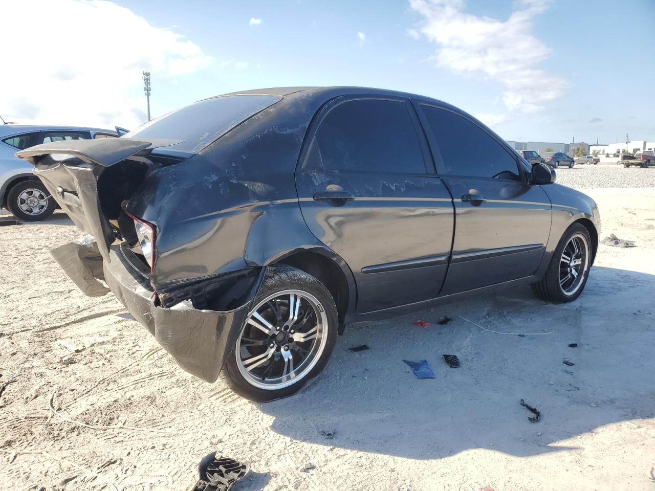 2004 Kia Spectra - Image 3
