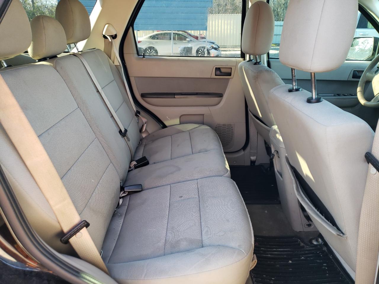 2010 Ford Escape - Image 11